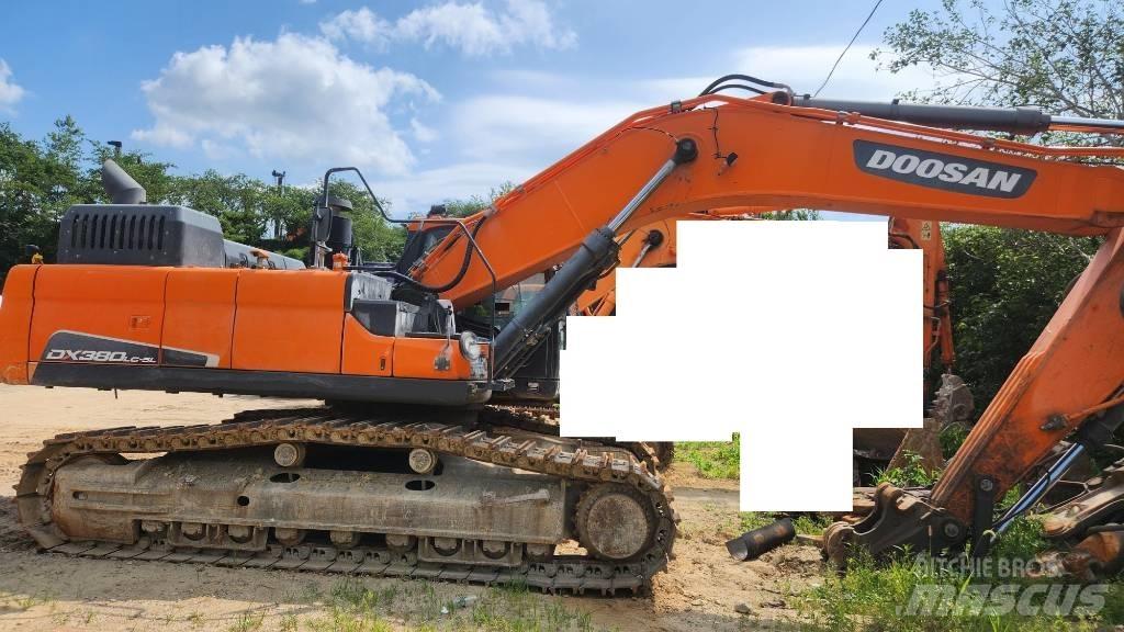Doosan DX 300 LCA Kāpurķēžu ekskavatori