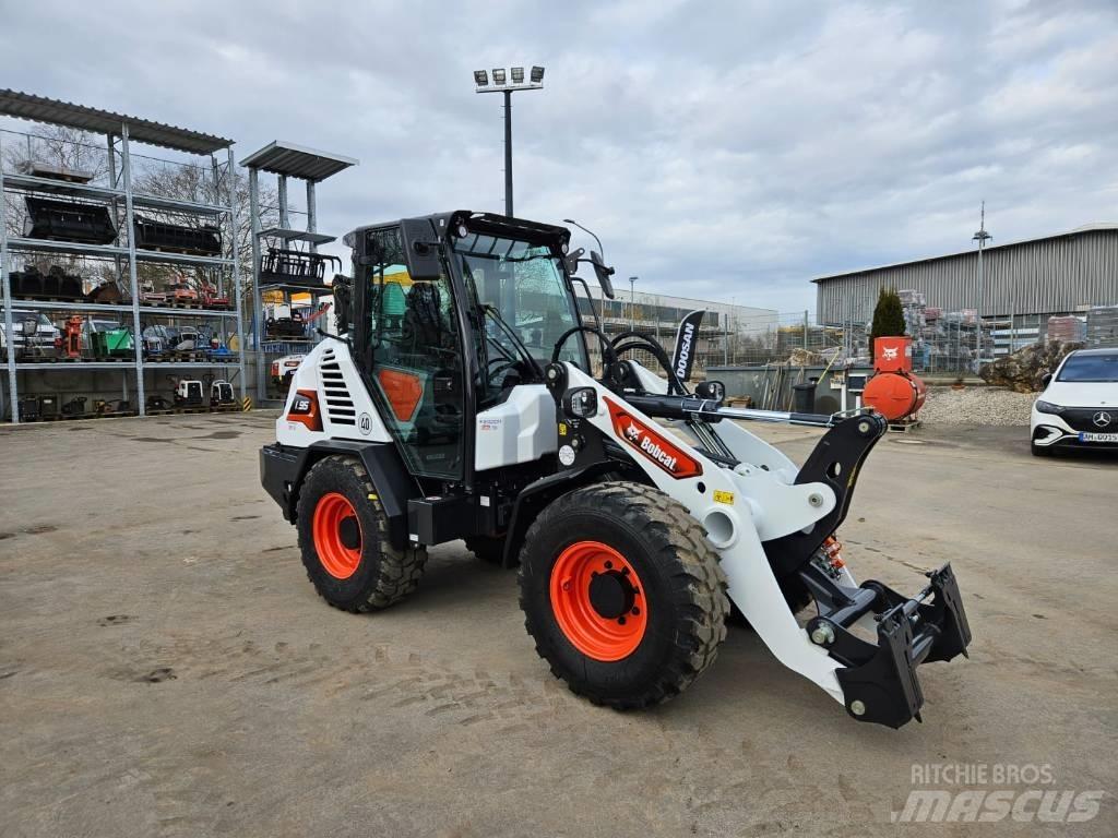 Bobcat L95 Iekrāvēji uz riteņiem