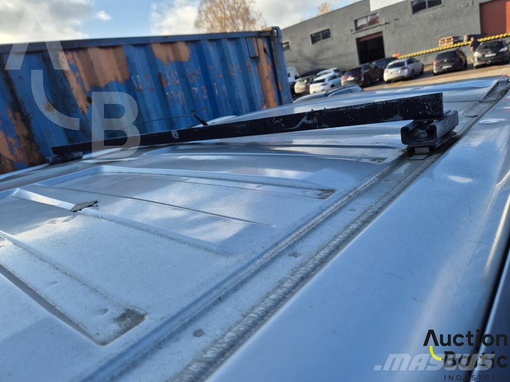 Renault Trafic Automašīnas