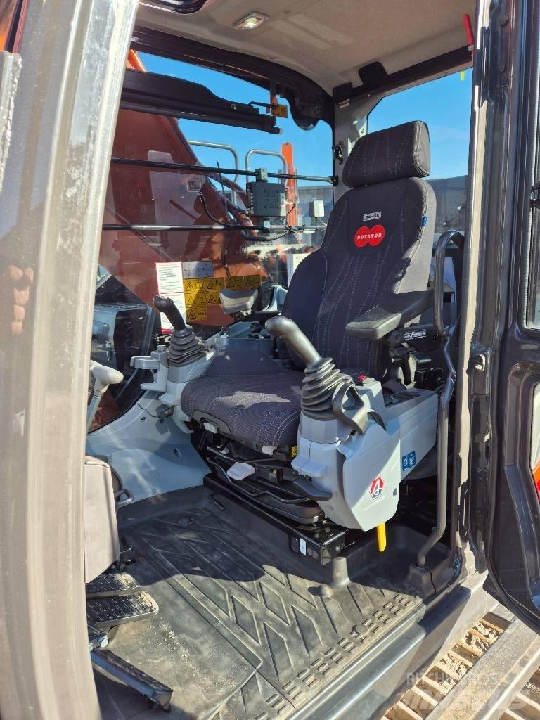 Hitachi ZX350LC-7 Kāpurķēžu ekskavatori