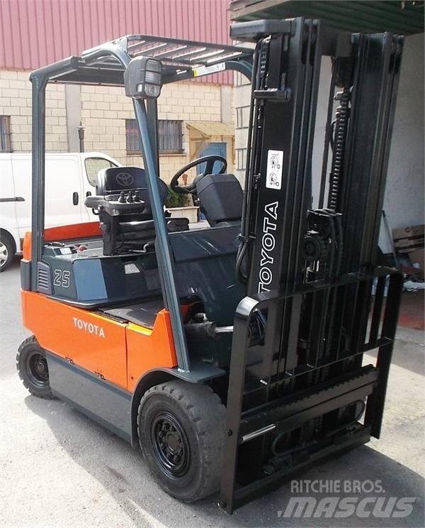 Toyota 7 FBMF 25 Elektriskie iekrāvēji