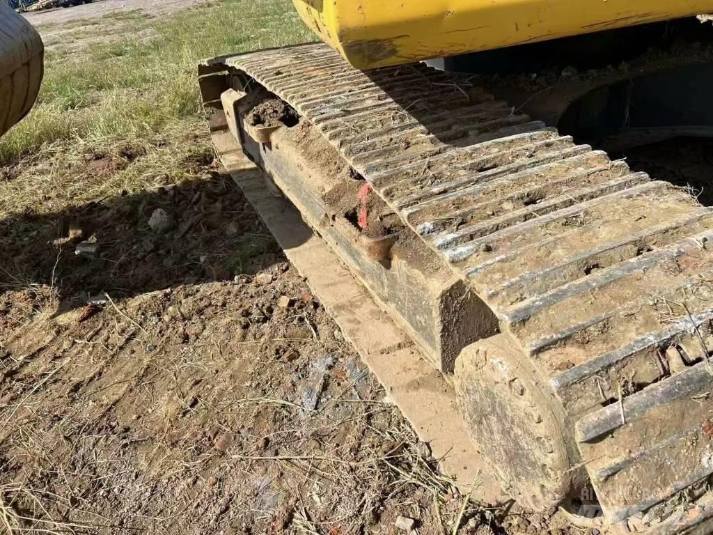 Komatsu PC 200 Kāpurķēžu ekskavatori