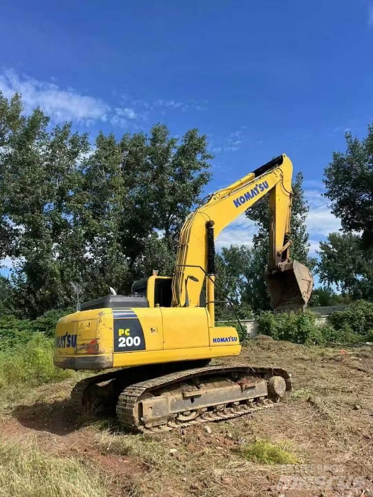 Komatsu PC 200 Kāpurķēžu ekskavatori
