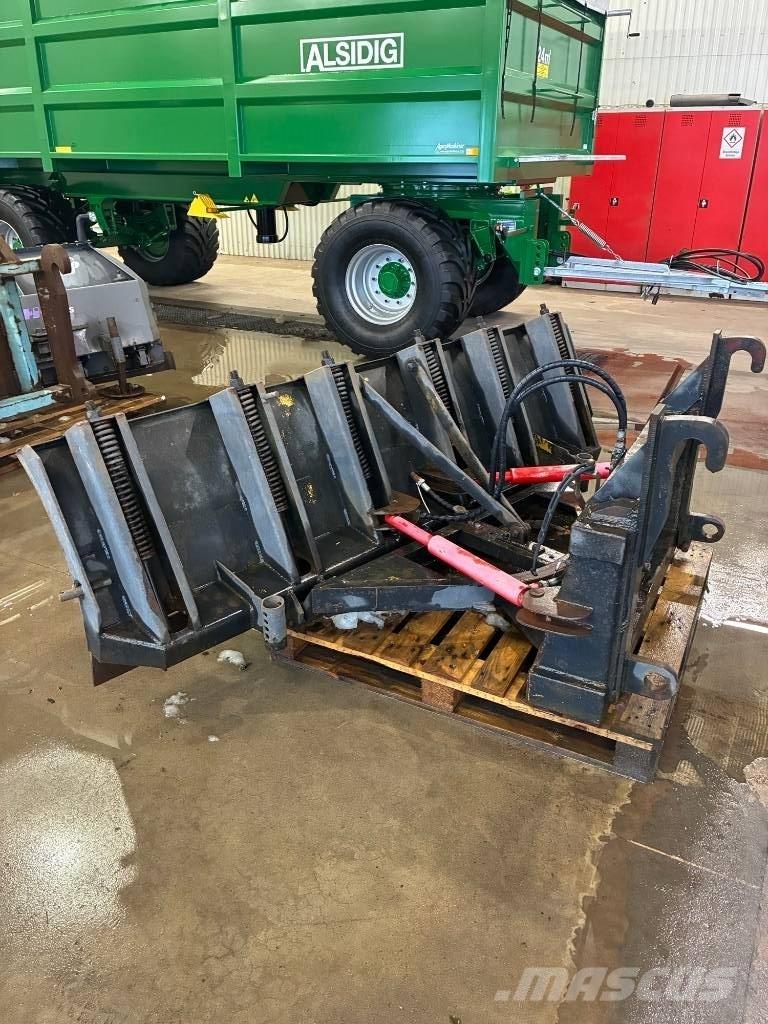  Diagonalblad 240 Sniega naži un tīrītāji