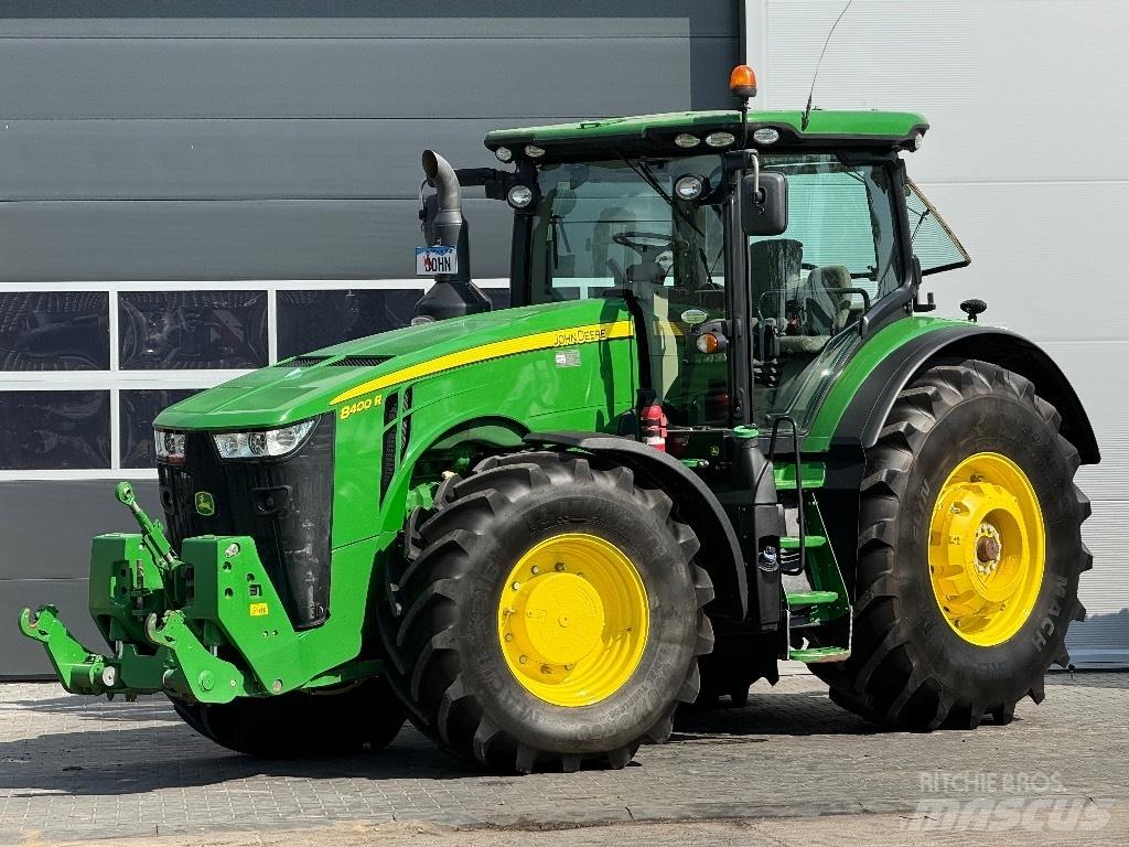 John Deere 8400 R Traktori