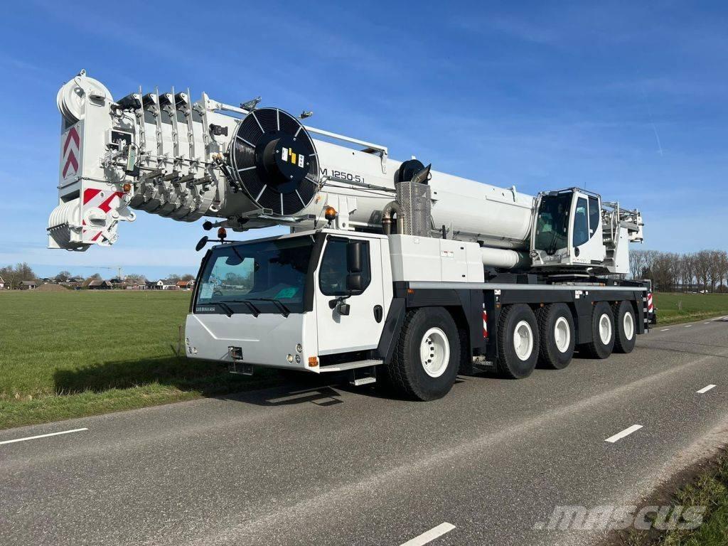 Liebherr LTM1250-5.1 Visurgājēji celtņi