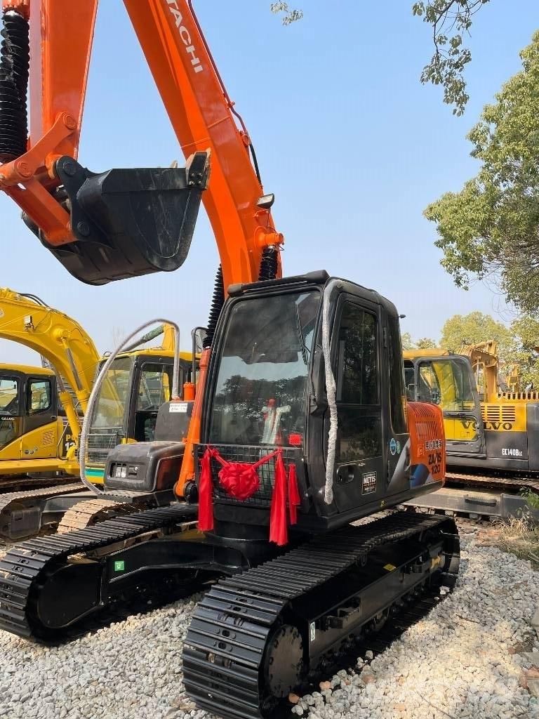 Hitachi 120 Kāpurķēžu ekskavatori