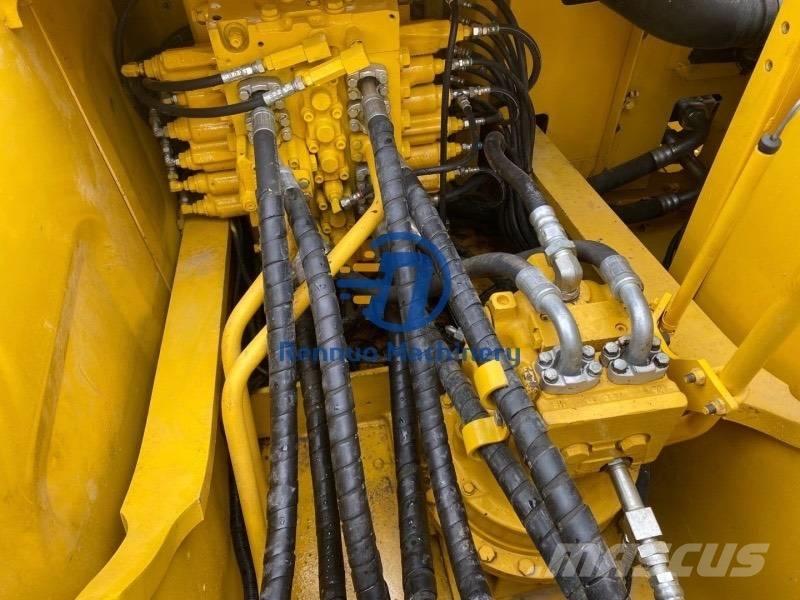 Komatsu PC200-7 Kāpurķēžu ekskavatori