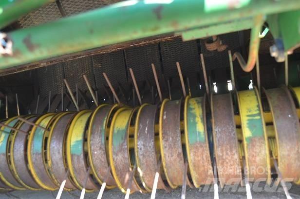 John Deere 592 Rituļu preses