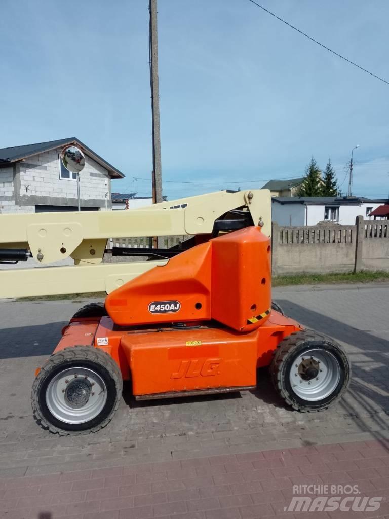 JLG E 450 AJ Strēles pacēlāji