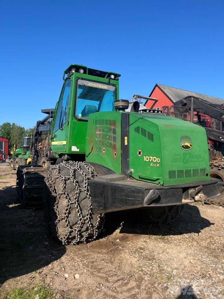 John Deere 1070 D Harvesteri