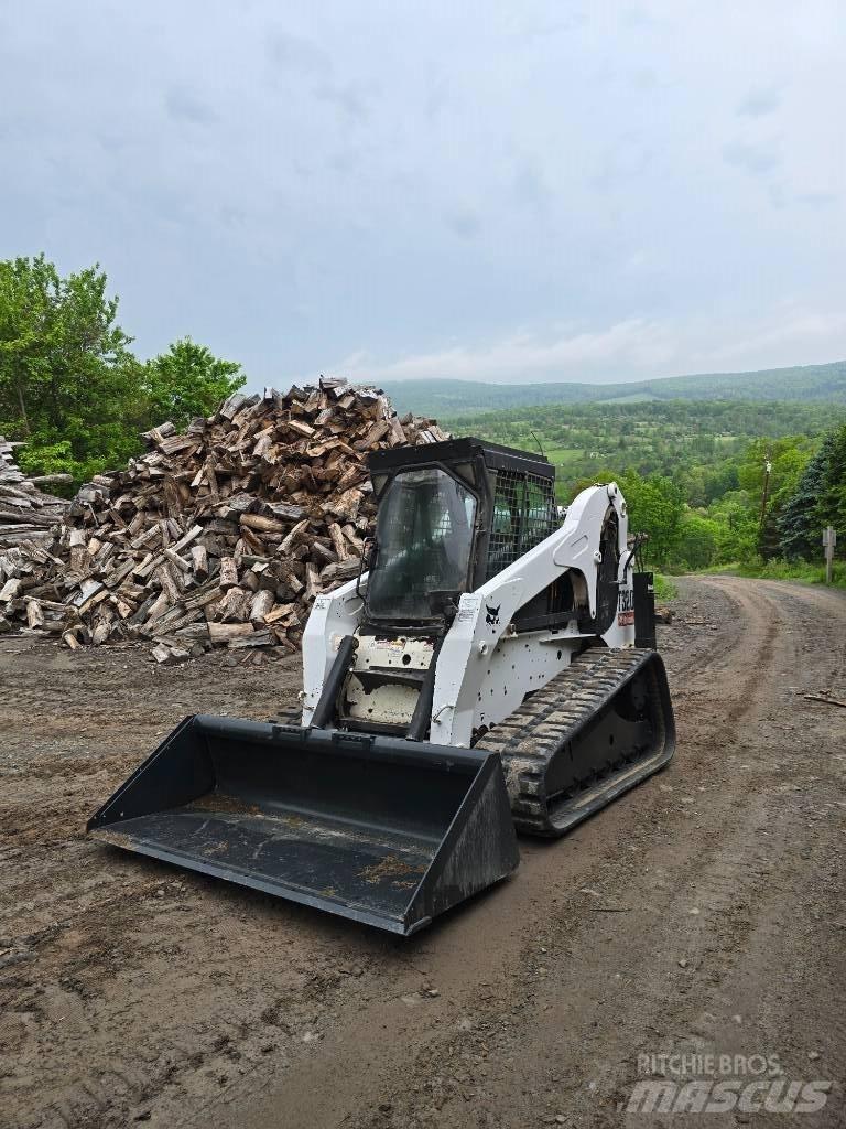 Bobcat T 320 Lietoti riteņu kompaktiekrāvēji