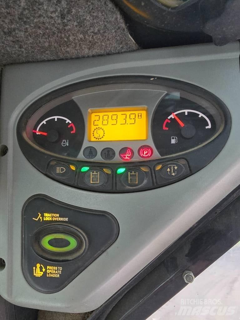 Bobcat T 320 Lietoti riteņu kompaktiekrāvēji