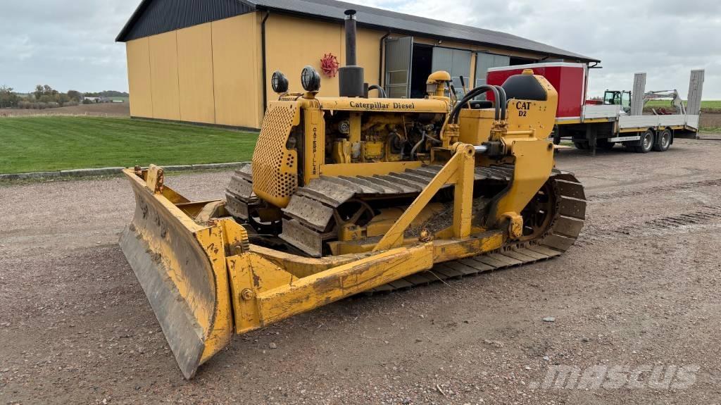 CAT D 2 Kāpurķēžu buldozeri