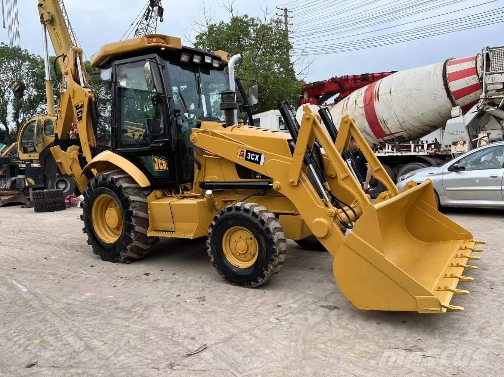 JCB 3 CX Ekskavatori-iekrāvēji