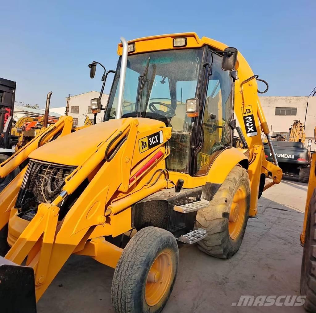 JCB 3 CX Ekskavatori-iekrāvēji