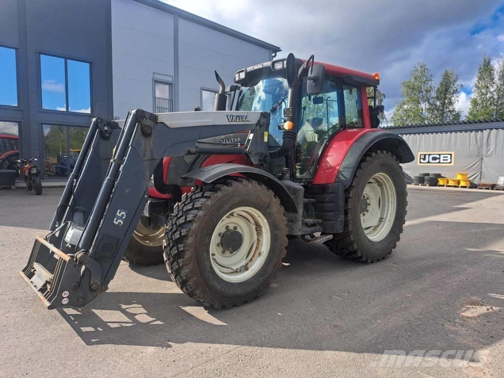 Valtra N 142 Traktori