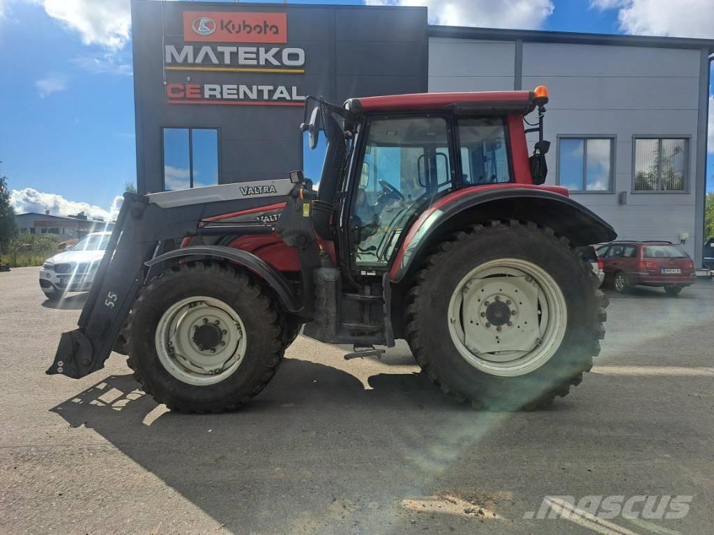 Valtra N 142 Traktori