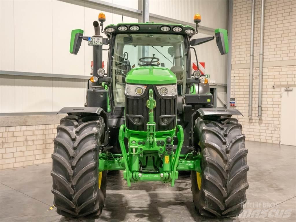 John Deere 6R215 Traktori
