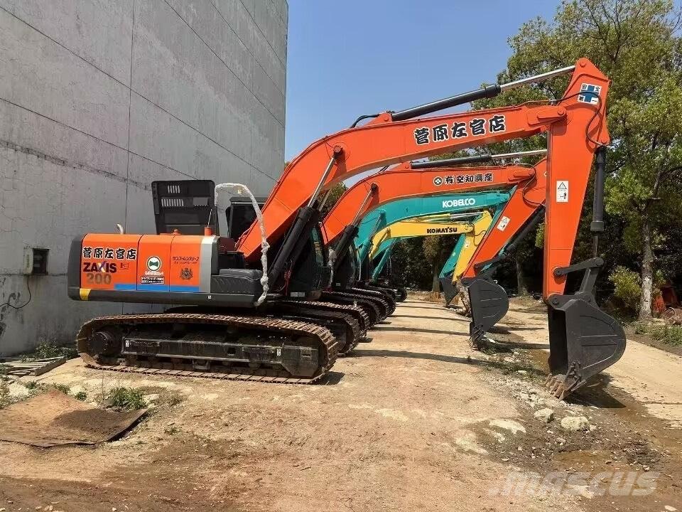 Hitachi EX 200-1 Kāpurķēžu ekskavatori