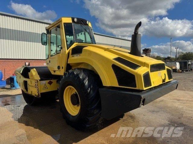 Bomag BW 213 D H-4 Vienvalča grunts veltņi