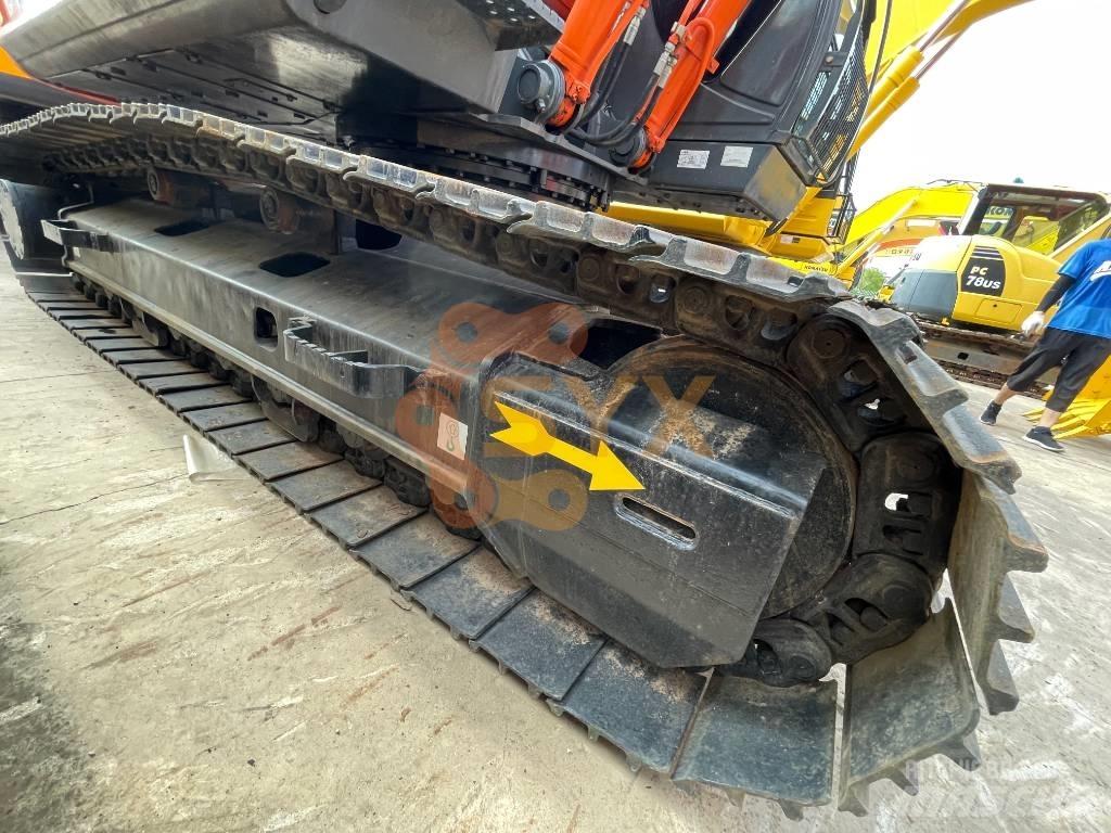 Hitachi ZX 240 Kāpurķēžu ekskavatori