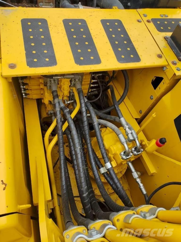 Komatsu PC 210 Kāpurķēžu ekskavatori