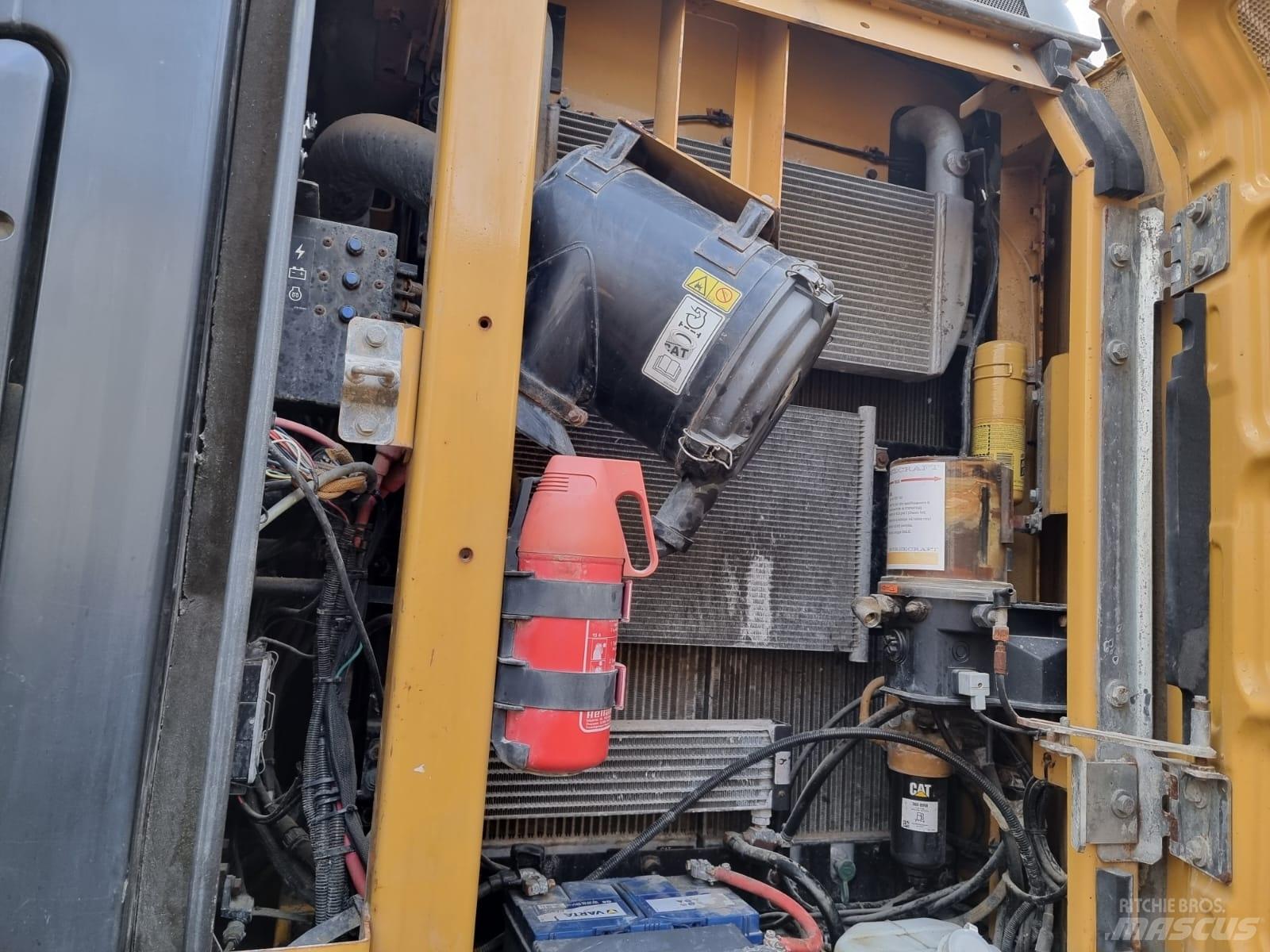 CAT 320 E Kāpurķēžu ekskavatori