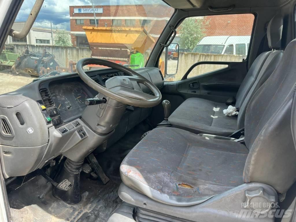 Mitsubishi Canter Treileri ar āķi