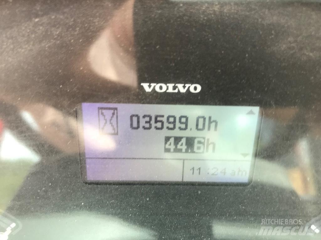 Volvo L 30 G Iekrāvēji uz riteņiem