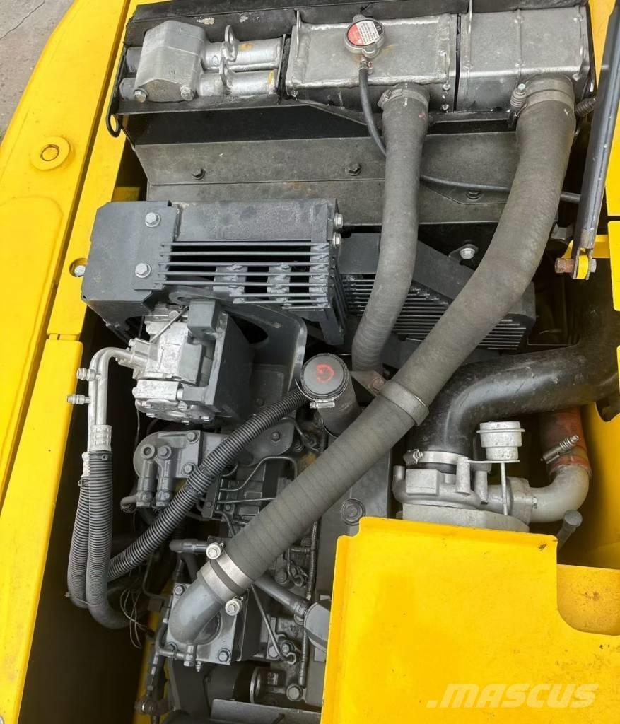 Komatsu 130 Kāpurķēžu ekskavatori