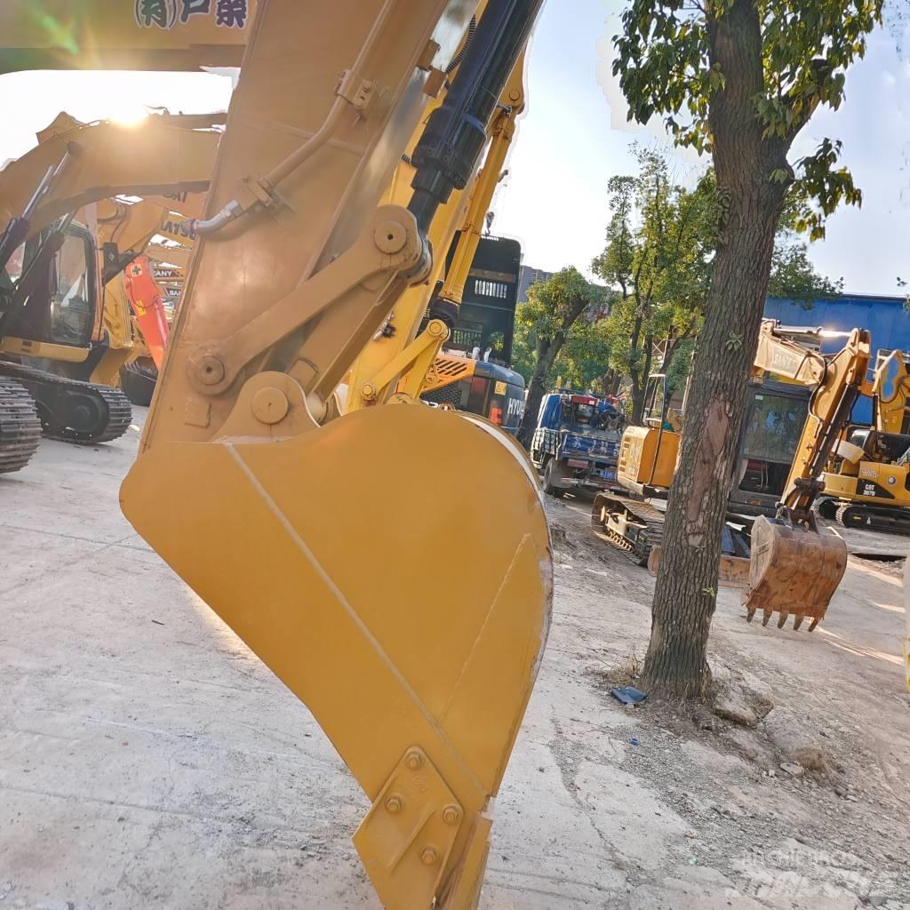 CAT 320 D Kāpurķēžu ekskavatori