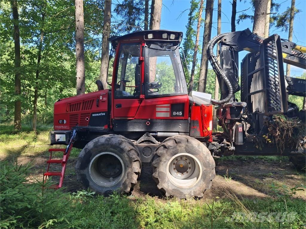 Komatsu 845 Forvarderi
