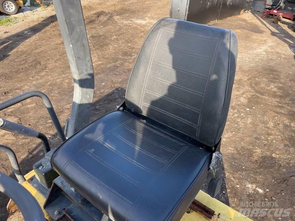 Dynapac CC 122 Divvalču grunts veltņi