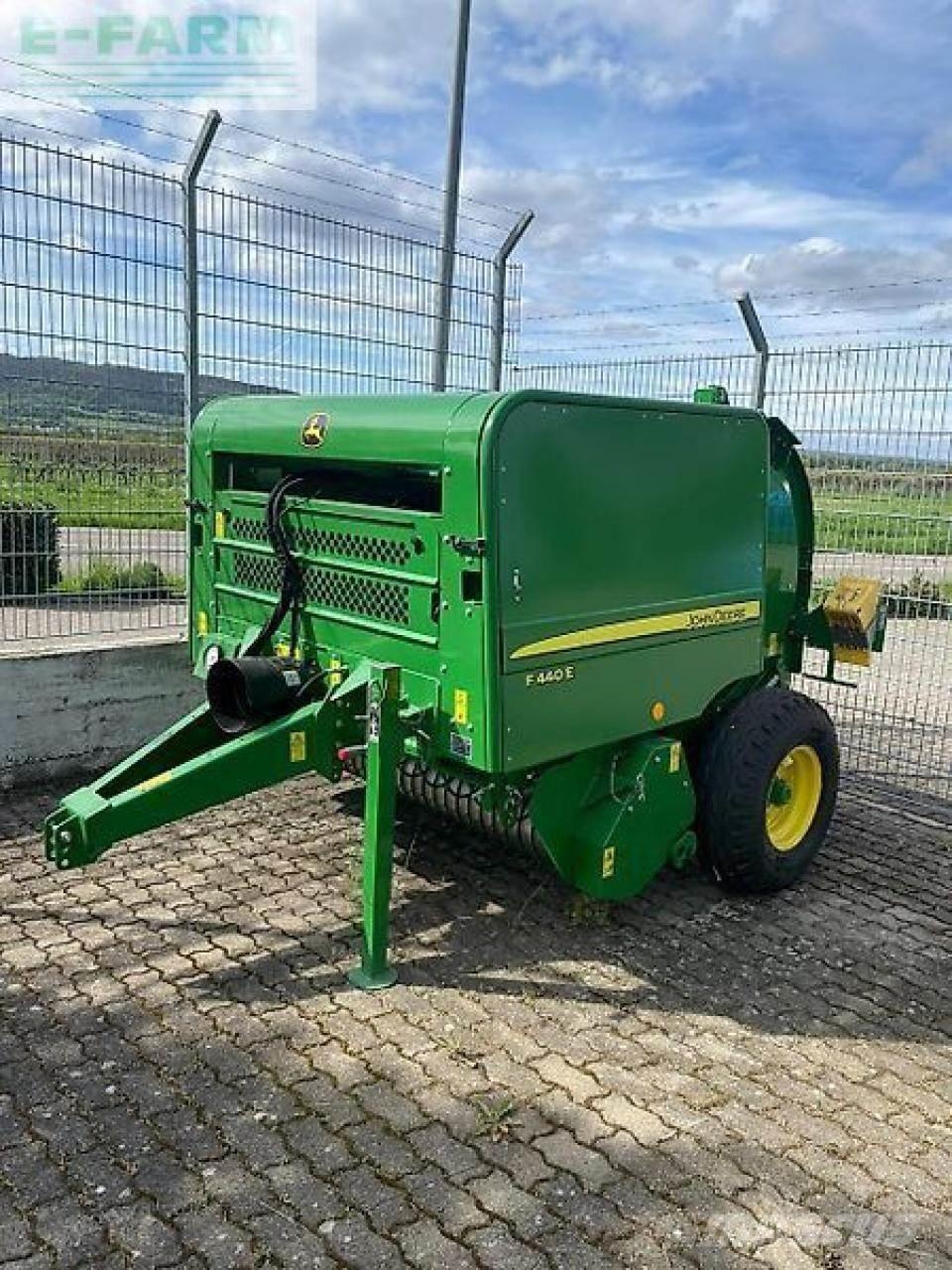 John Deere f440e Ķīpu preses
