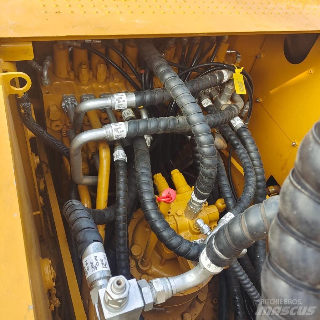 CAT 320D Kāpurķēžu ekskavatori