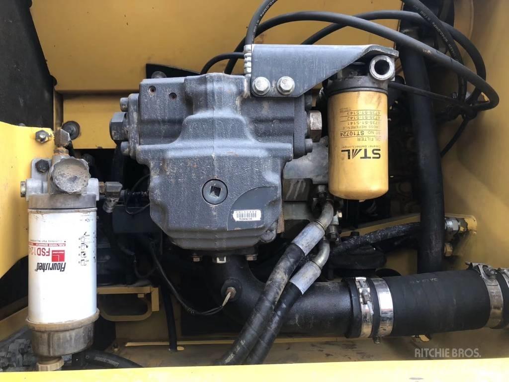 Komatsu pc220-8 Kāpurķēžu ekskavatori