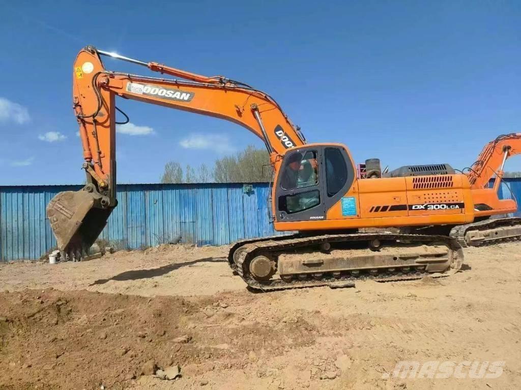 Doosan DX300LC-9 Kāpurķēžu ekskavatori