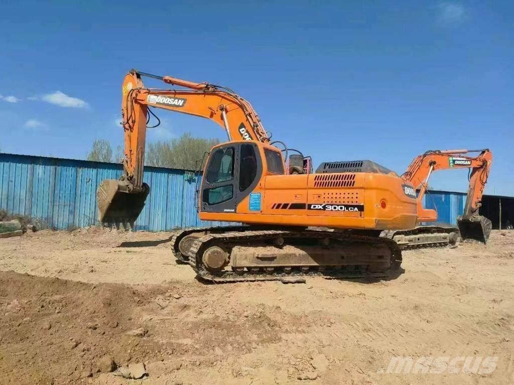 Doosan DX300LC-9 Kāpurķēžu ekskavatori