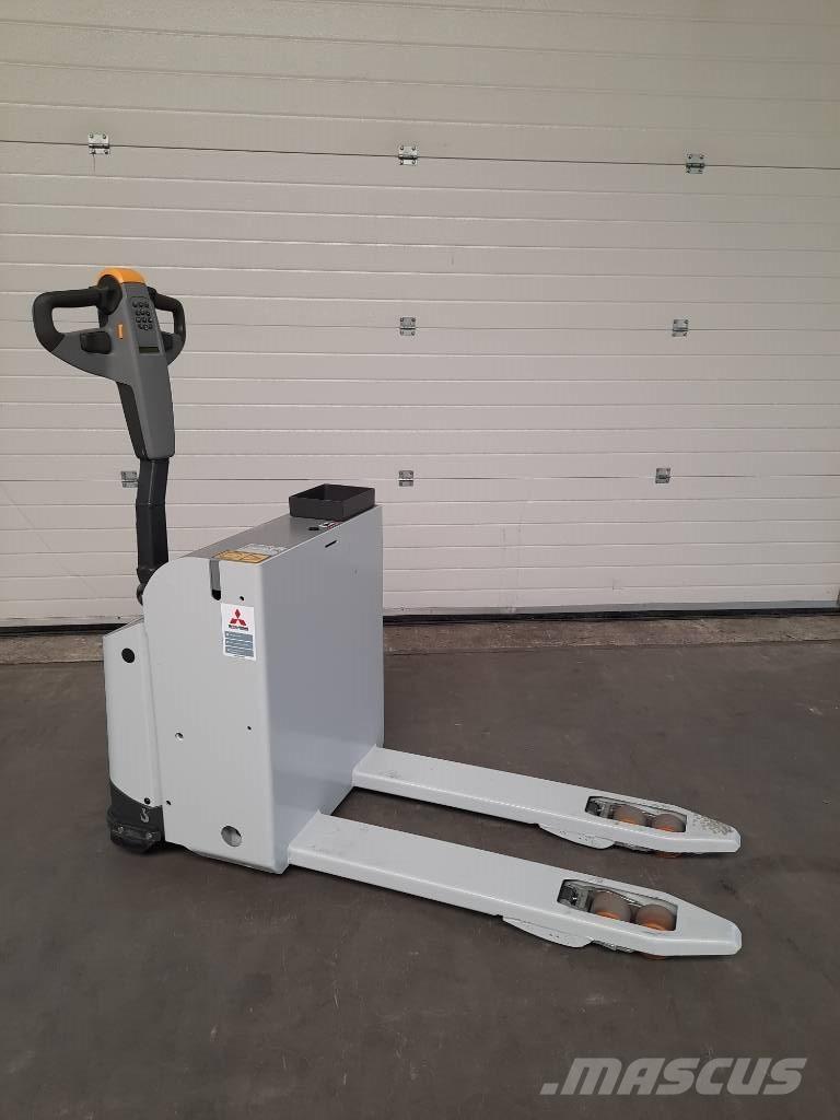 UniCarriers PLL180 Zemie palešu pacēlāji