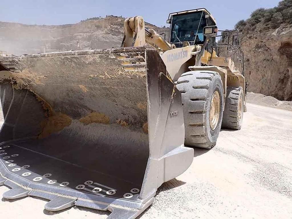 Komatsu WA600-8EO Iekrāvēji uz riteņiem