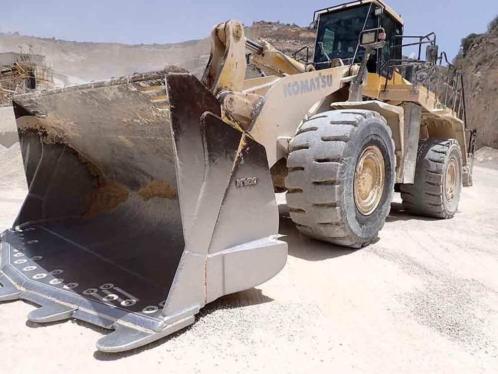 Komatsu WA600-8EO Iekrāvēji uz riteņiem