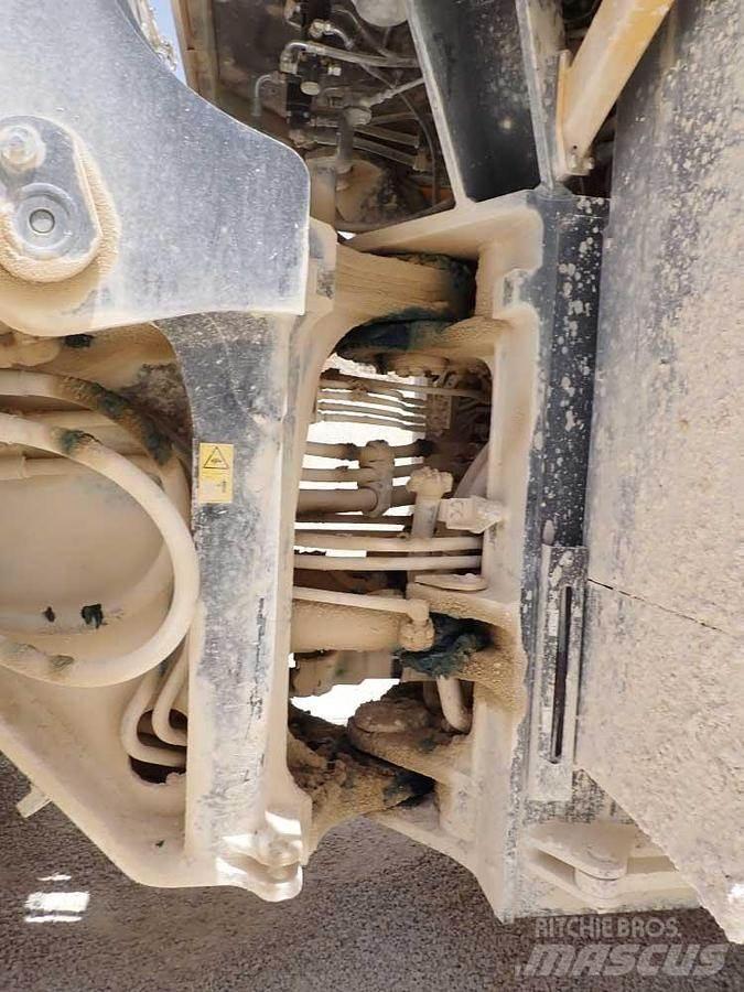 Komatsu WA600-8EO Iekrāvēji uz riteņiem