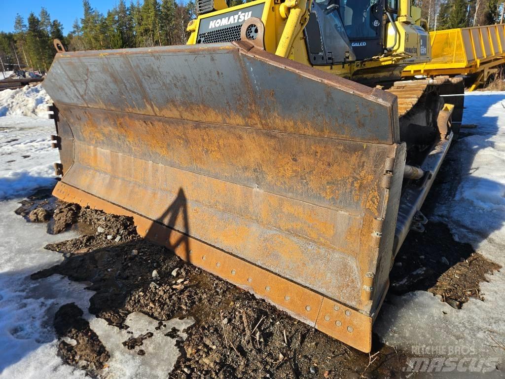 Komatsu D 65 PX Kāpurķēžu buldozeri