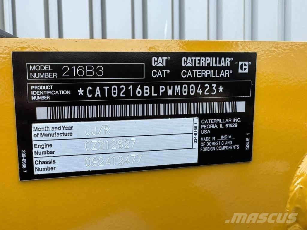 CAT 216B3 Iekrāvēji uz riteņiem