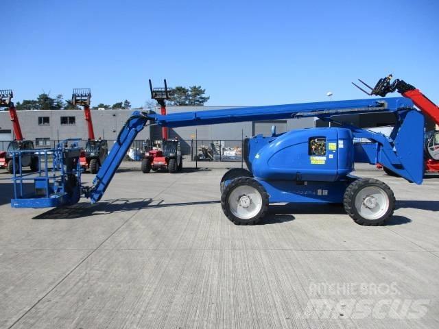 JLG 600 AJ (253) Kompakts pacēlājs ar rotējošu strēli