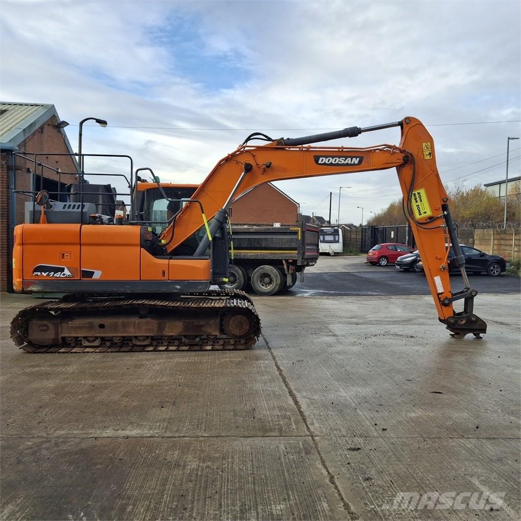 Doosan DX140LC Kāpurķēžu ekskavatori
