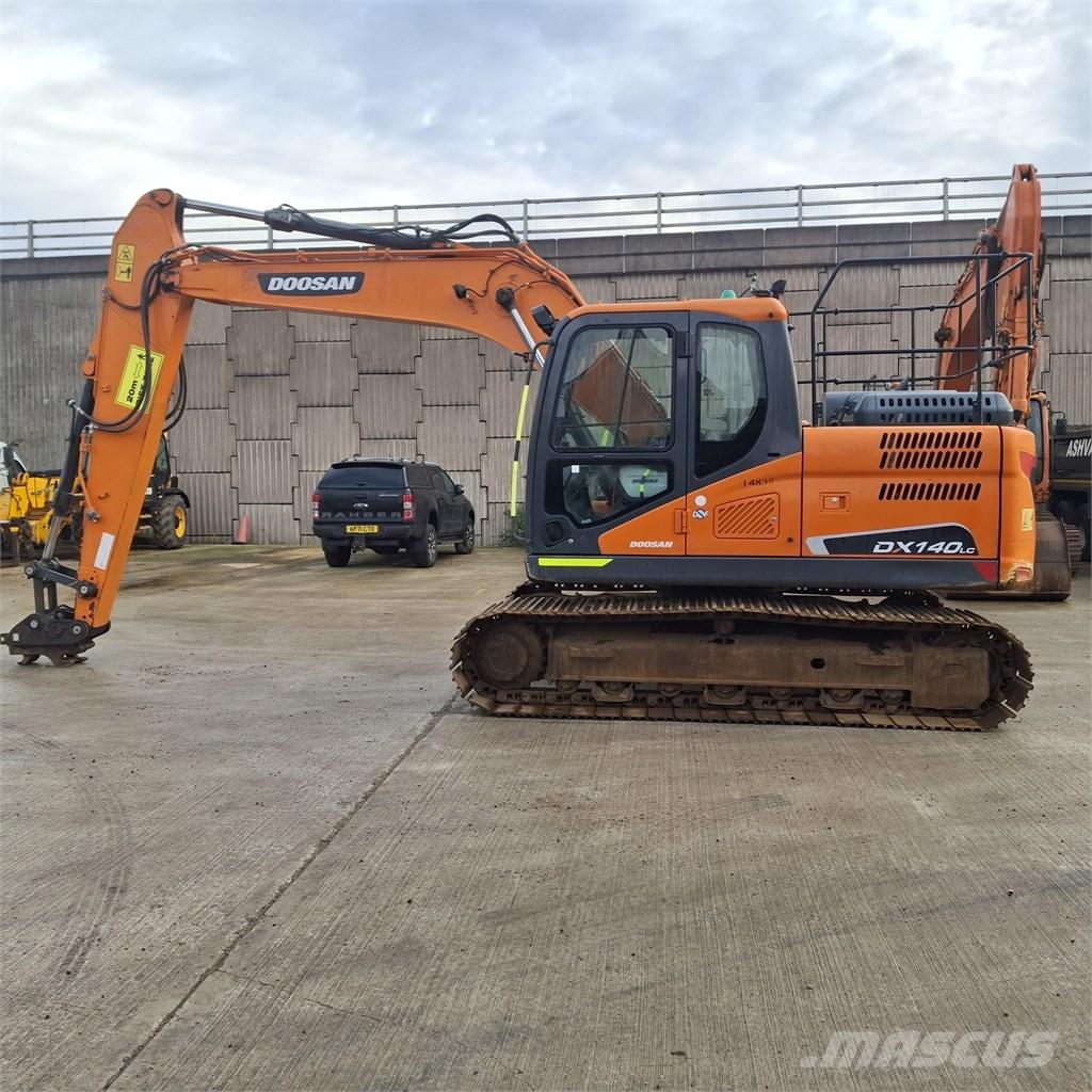 Doosan DX140LC Kāpurķēžu ekskavatori