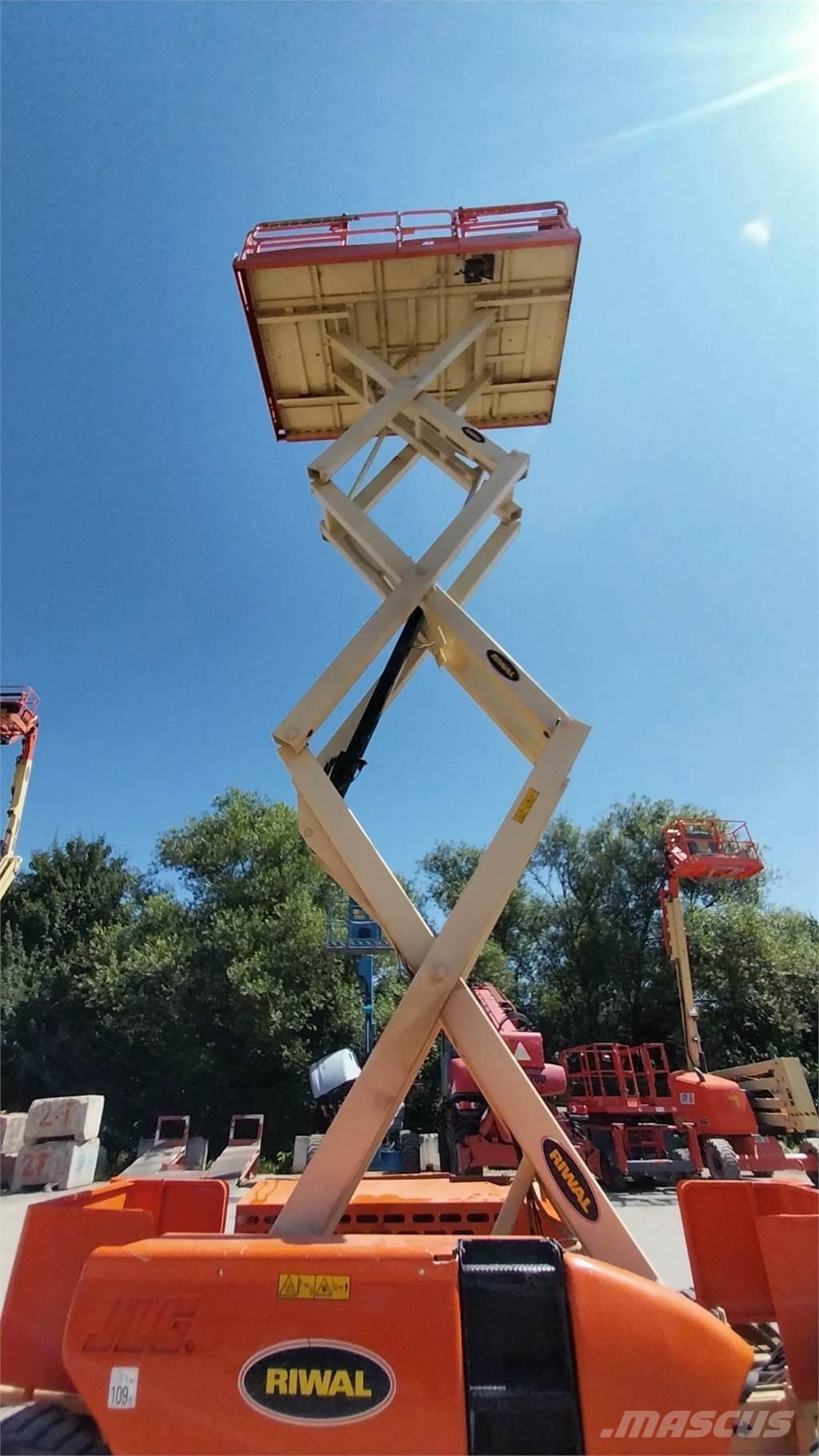 JLG 3394RT Šķerveida pacēlāji