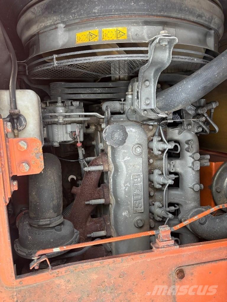 Hitachi EG 70 R Kāpurķēžu pašizkrāvējs